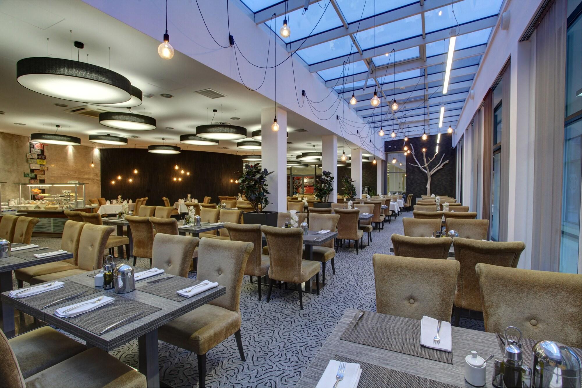 Haston Hotel 4*